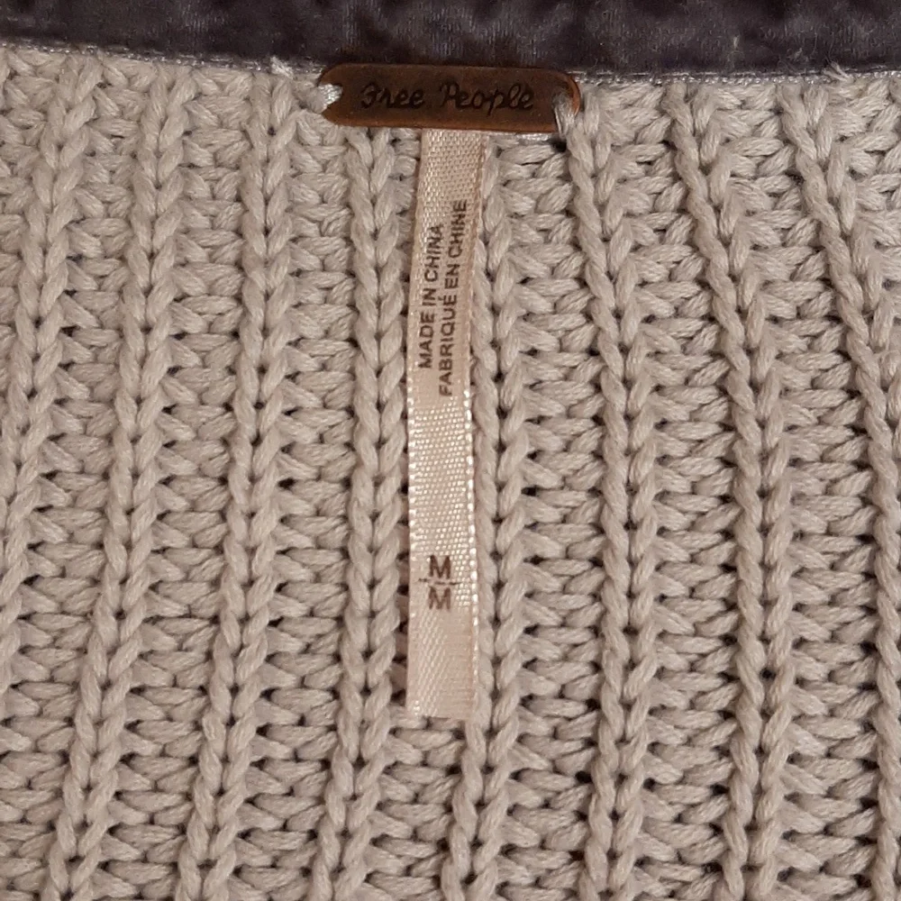 Free People Oversized Crop Sweater Size Medium Light Gray
